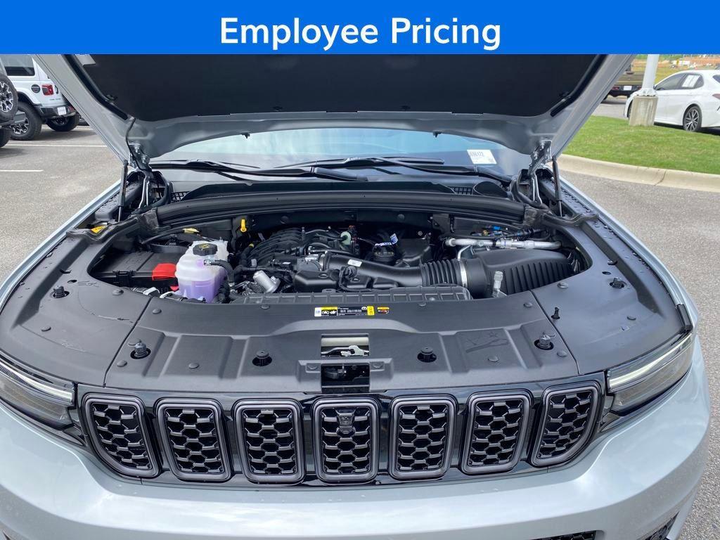 new 2025 Jeep Grand Cherokee L car, priced at $58,330