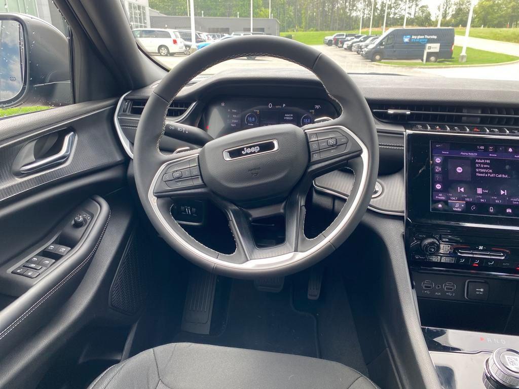 new 2025 Jeep Grand Cherokee car, priced at $31,125