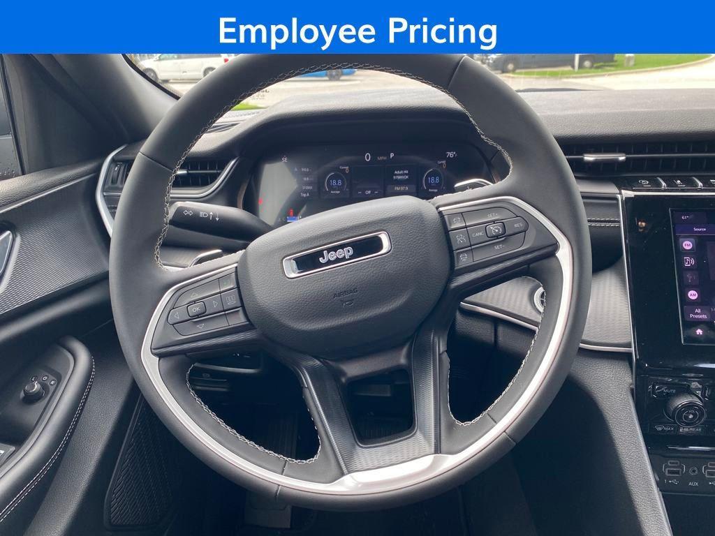 new 2025 Jeep Grand Cherokee car, priced at $31,125