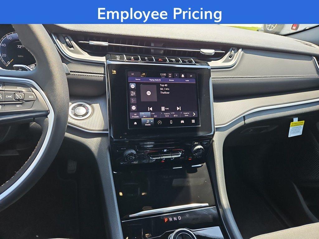 new 2025 Jeep Grand Cherokee car, priced at $31,125