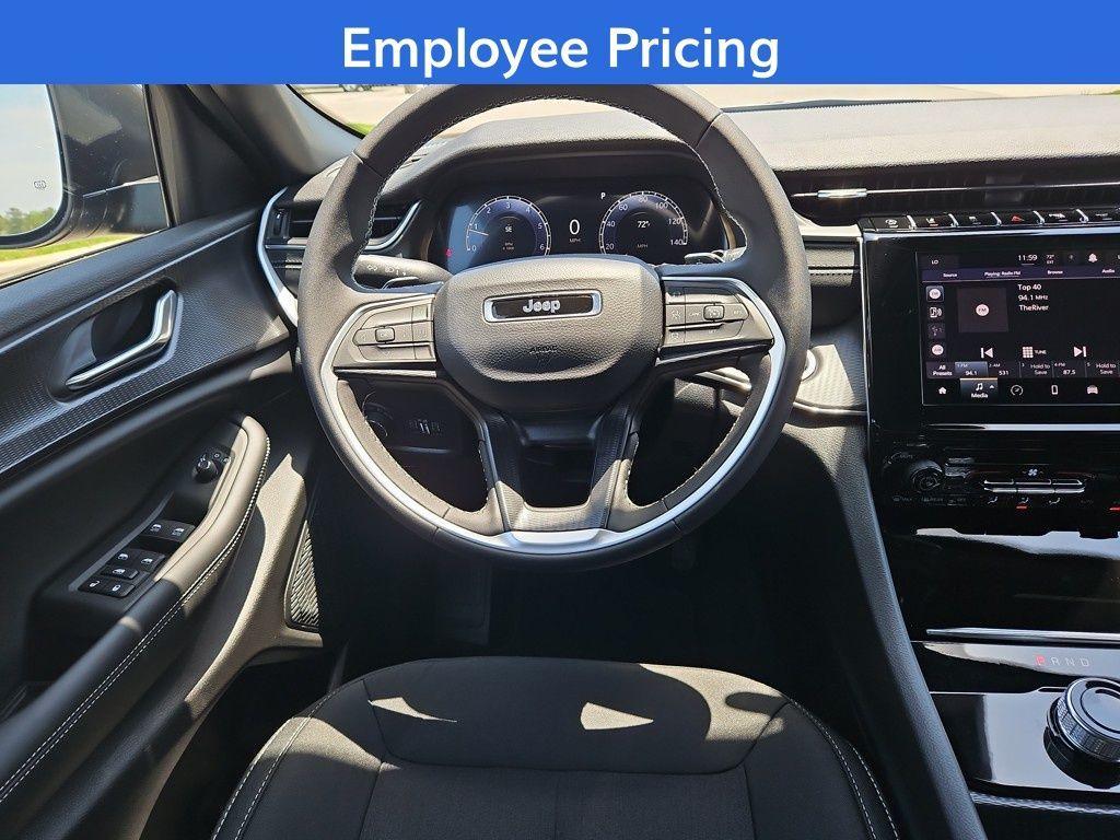 new 2025 Jeep Grand Cherokee car, priced at $31,125