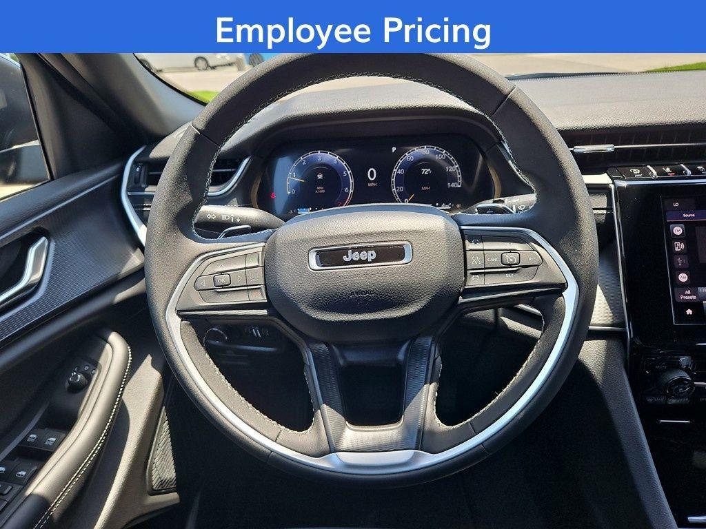 new 2025 Jeep Grand Cherokee car, priced at $31,125