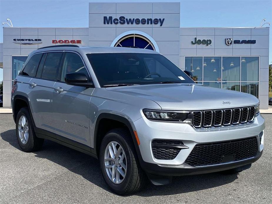 new 2024 Jeep Grand Cherokee car, priced at $29,175