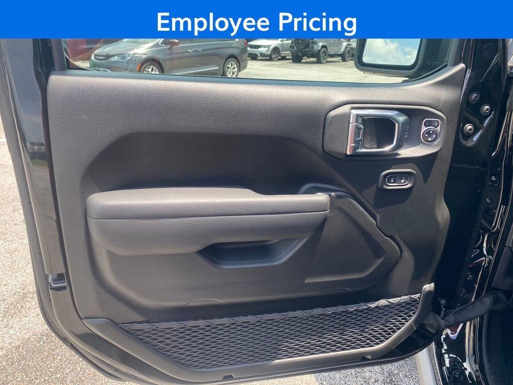 new 2025 Jeep Gladiator car, priced at $48,845