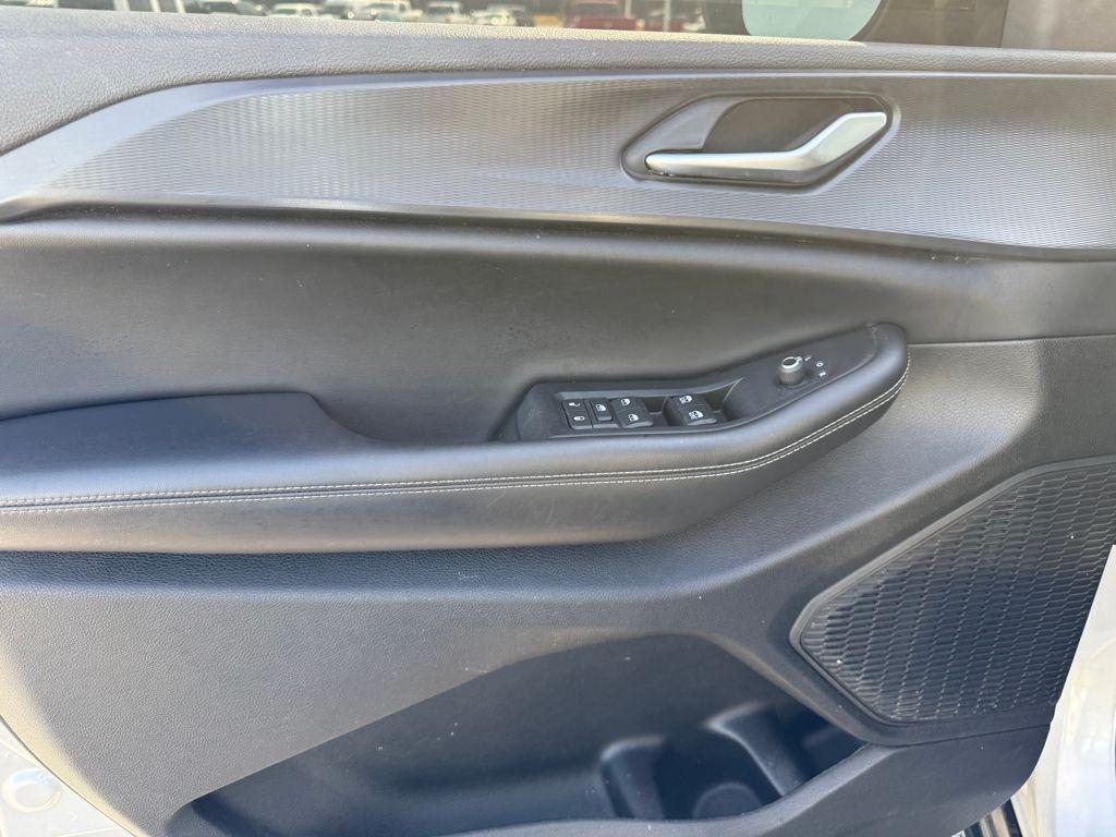 used 2023 Jeep Grand Cherokee car, priced at $27,000