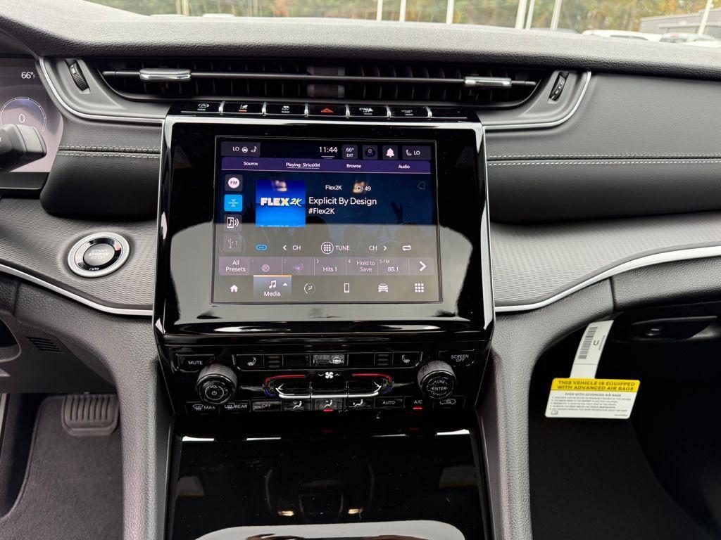 new 2025 Jeep Grand Cherokee car, priced at $32,625