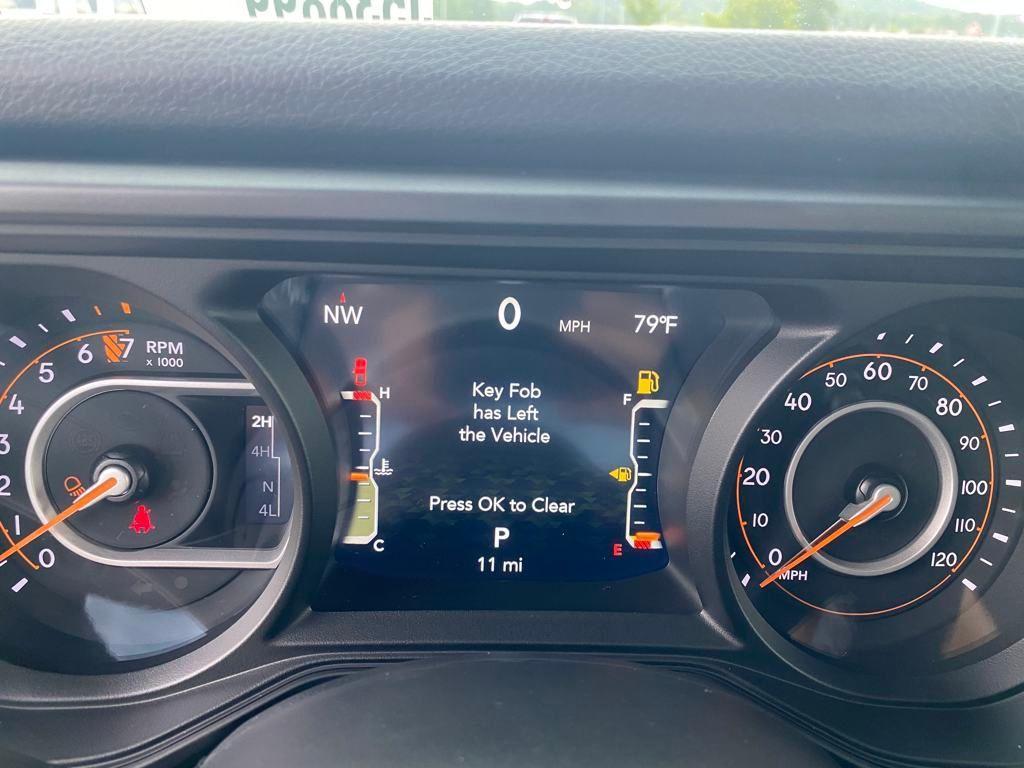 new 2025 Jeep Gladiator car, priced at $41,945
