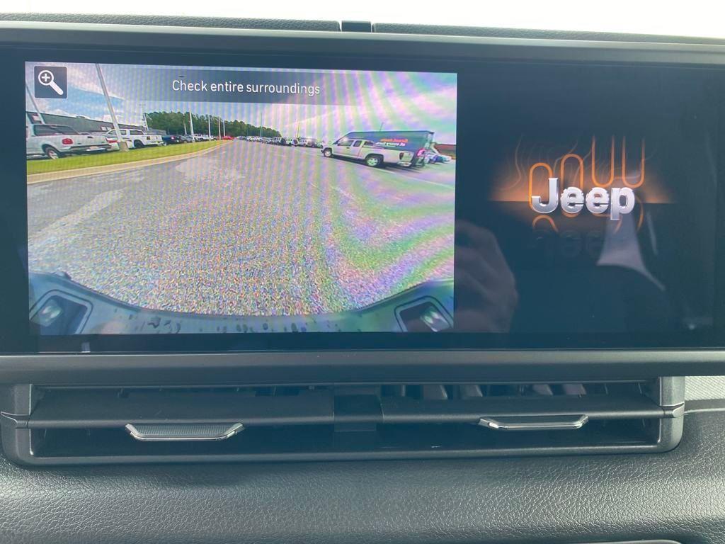 new 2025 Jeep Gladiator car, priced at $41,945