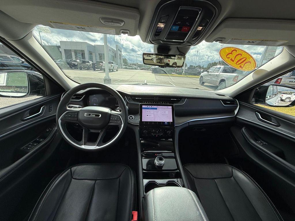 used 2023 Jeep Grand Cherokee car, priced at $31,000