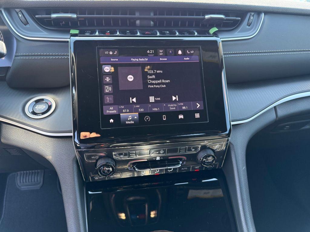 new 2025 Jeep Grand Cherokee car, priced at $34,125