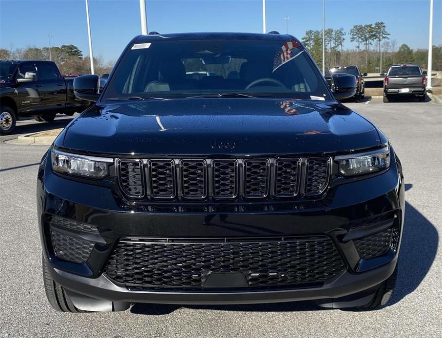 new 2025 Jeep Grand Cherokee car, priced at $38,425