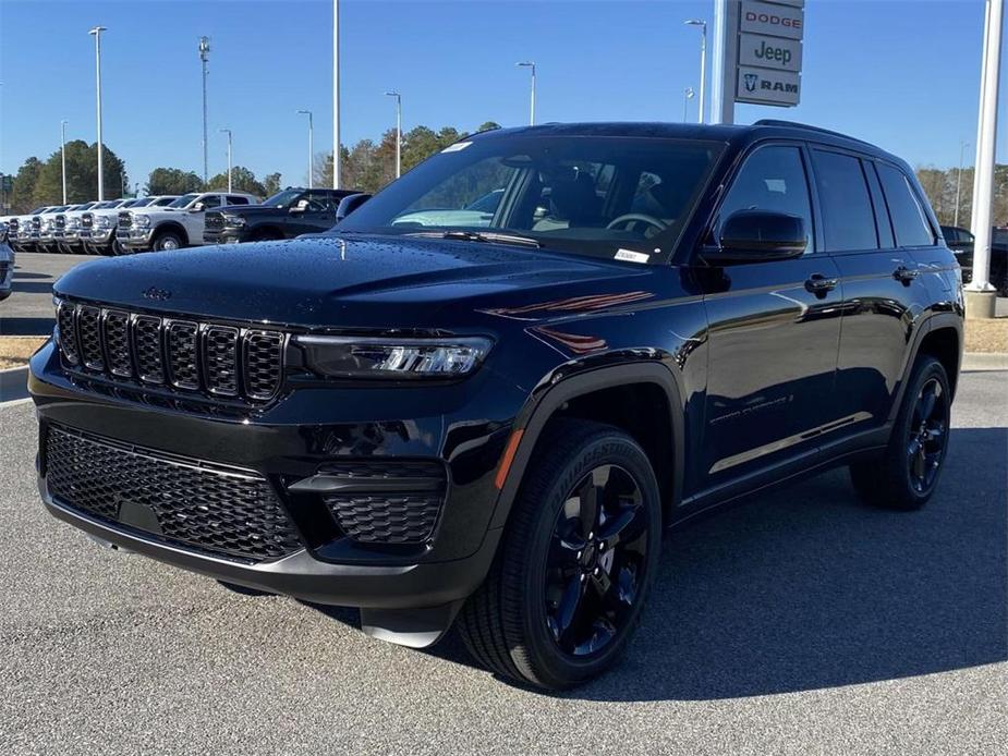 new 2025 Jeep Grand Cherokee car, priced at $38,425