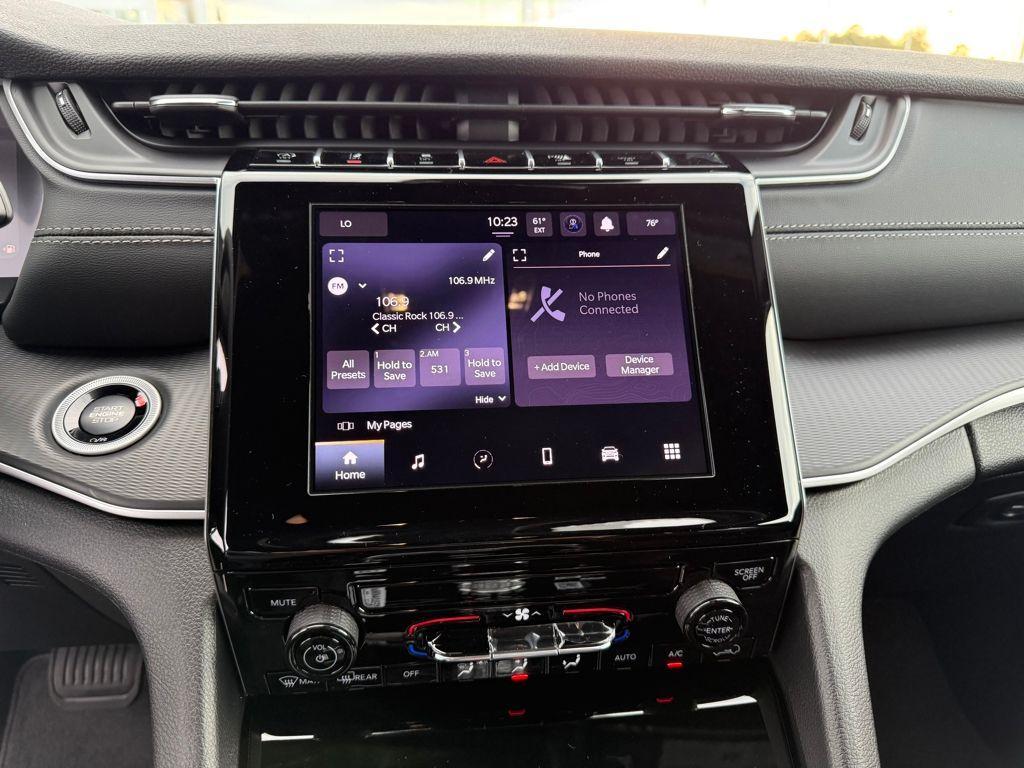 new 2025 Jeep Grand Cherokee car, priced at $28,780