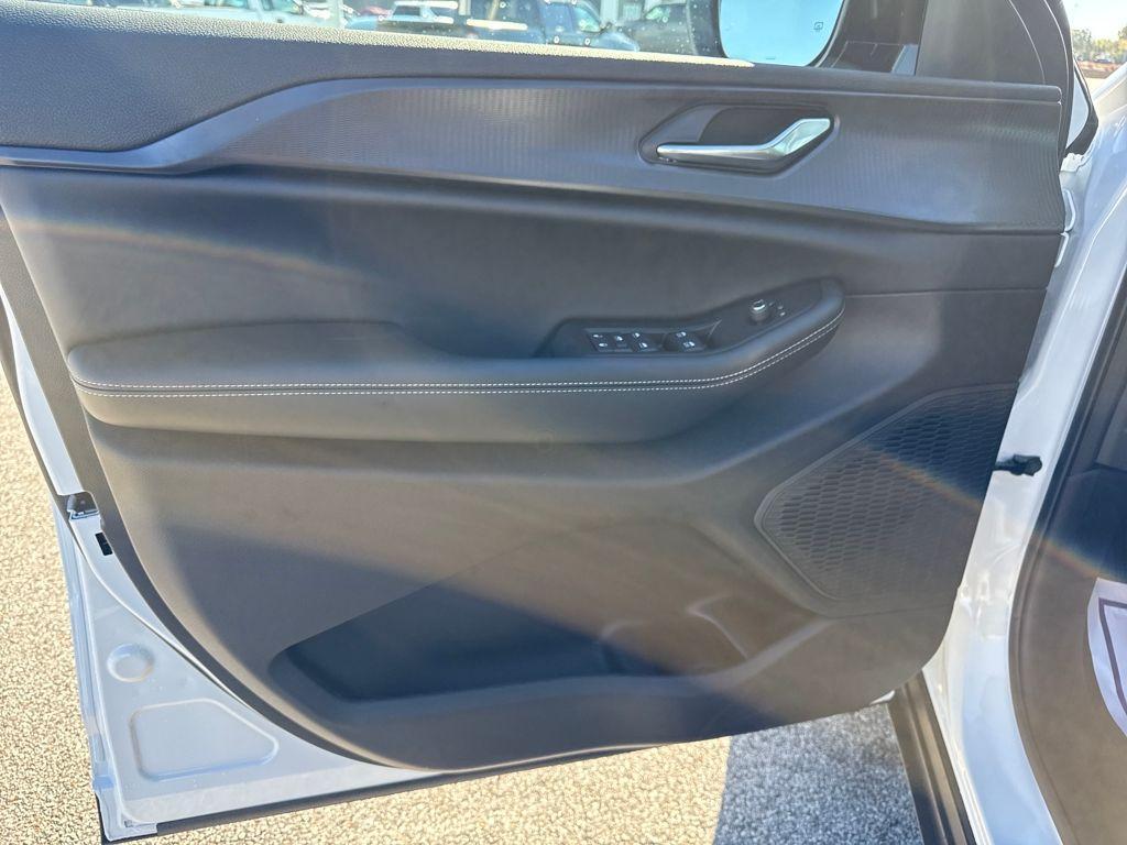 new 2025 Jeep Grand Cherokee car, priced at $32,030