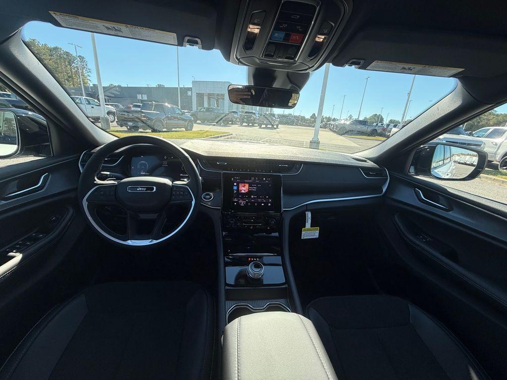 new 2025 Jeep Grand Cherokee car, priced at $32,030