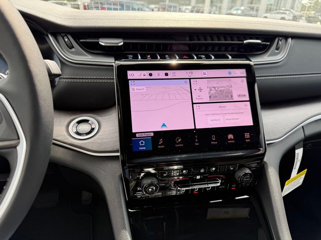 new 2025 Jeep Grand Cherokee car, priced at $41,215