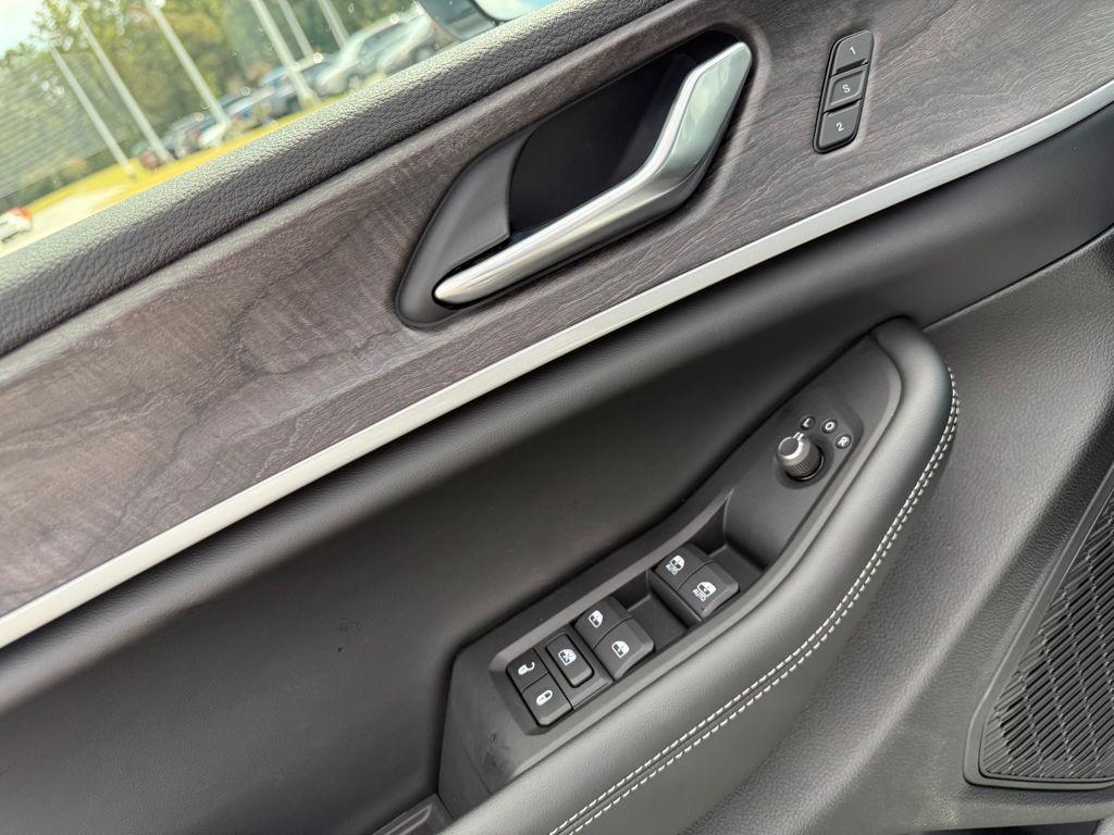 new 2025 Jeep Grand Cherokee car, priced at $41,215