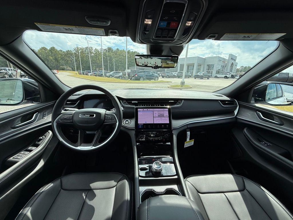new 2025 Jeep Grand Cherokee car, priced at $41,215