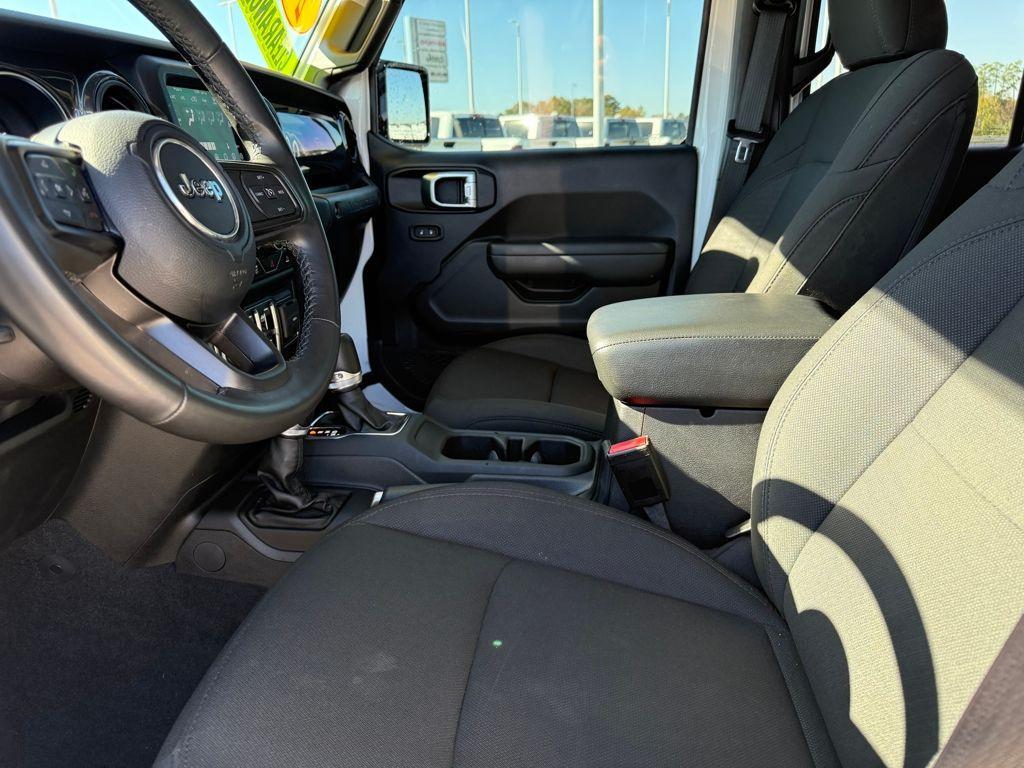 used 2022 Jeep Wrangler Unlimited car, priced at $31,265