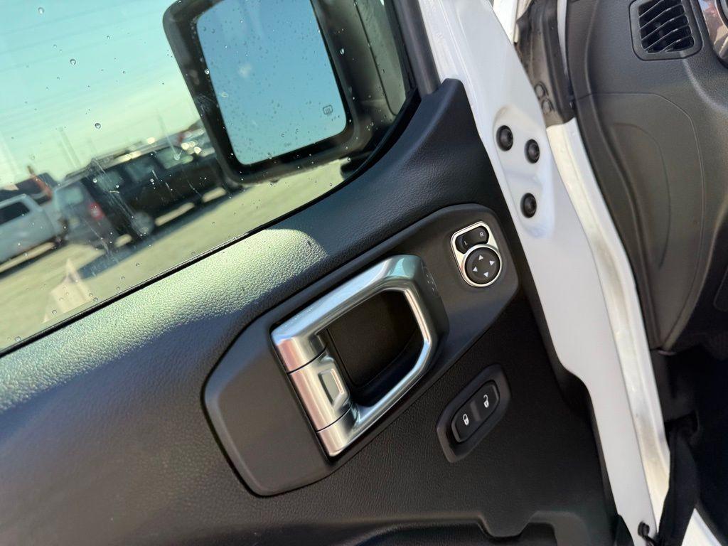 used 2022 Jeep Wrangler Unlimited car, priced at $32,937