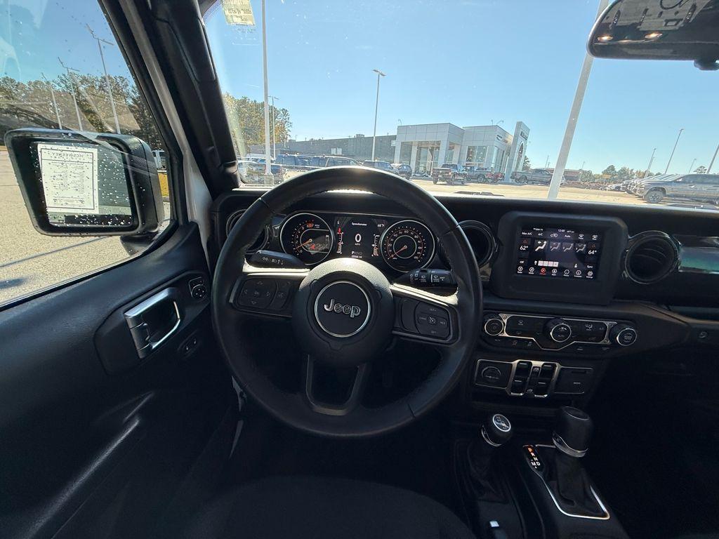 used 2022 Jeep Wrangler Unlimited car, priced at $31,265