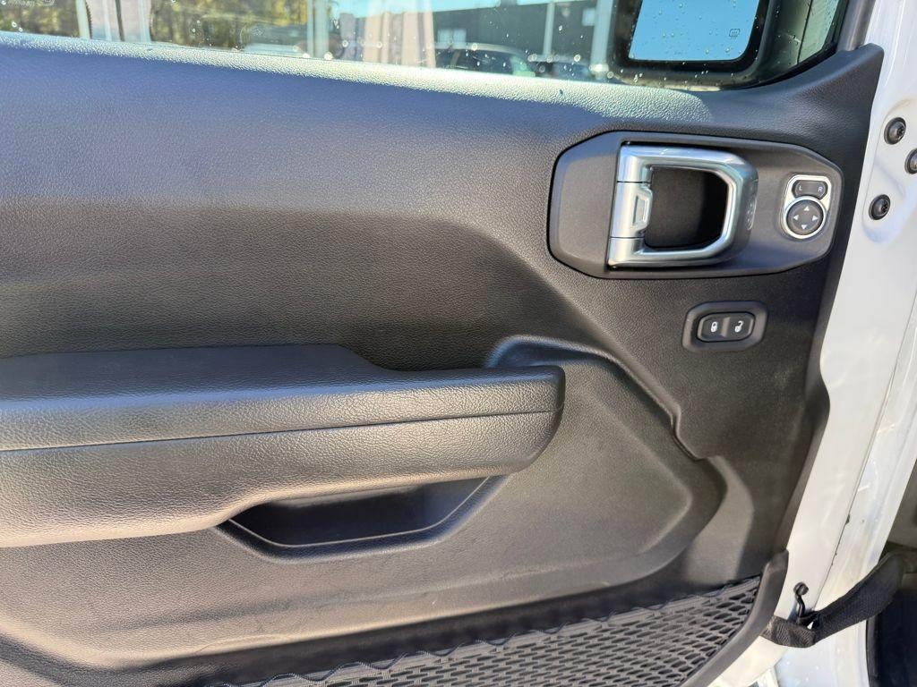 used 2022 Jeep Wrangler Unlimited car, priced at $31,265