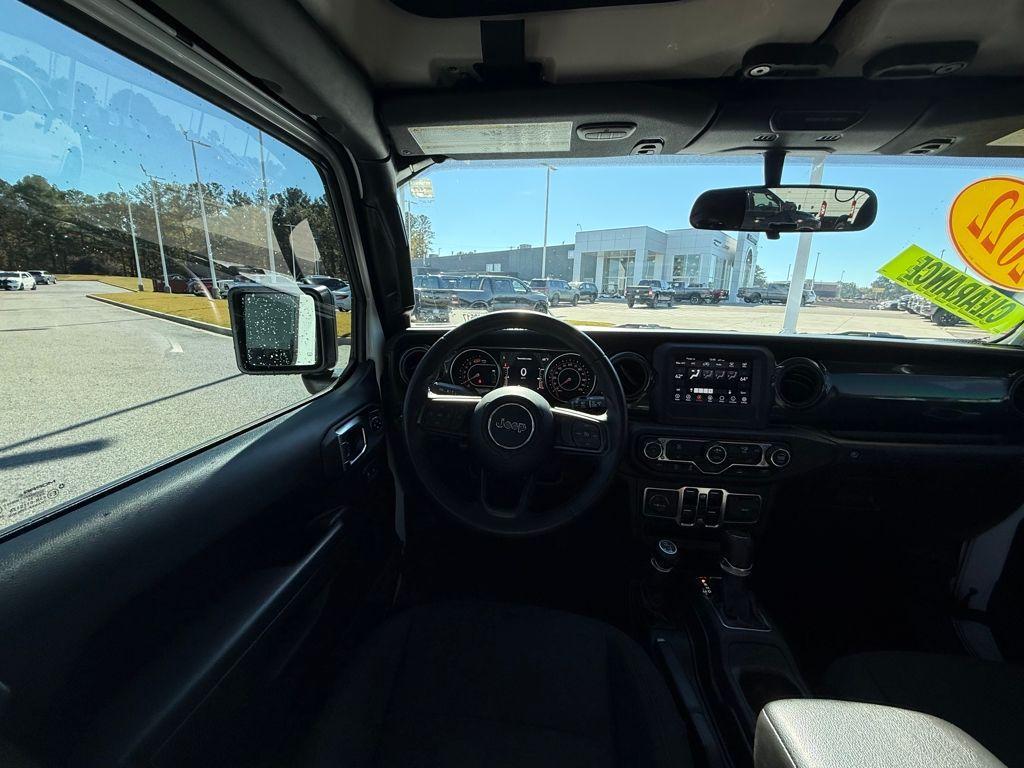 used 2022 Jeep Wrangler Unlimited car, priced at $31,265