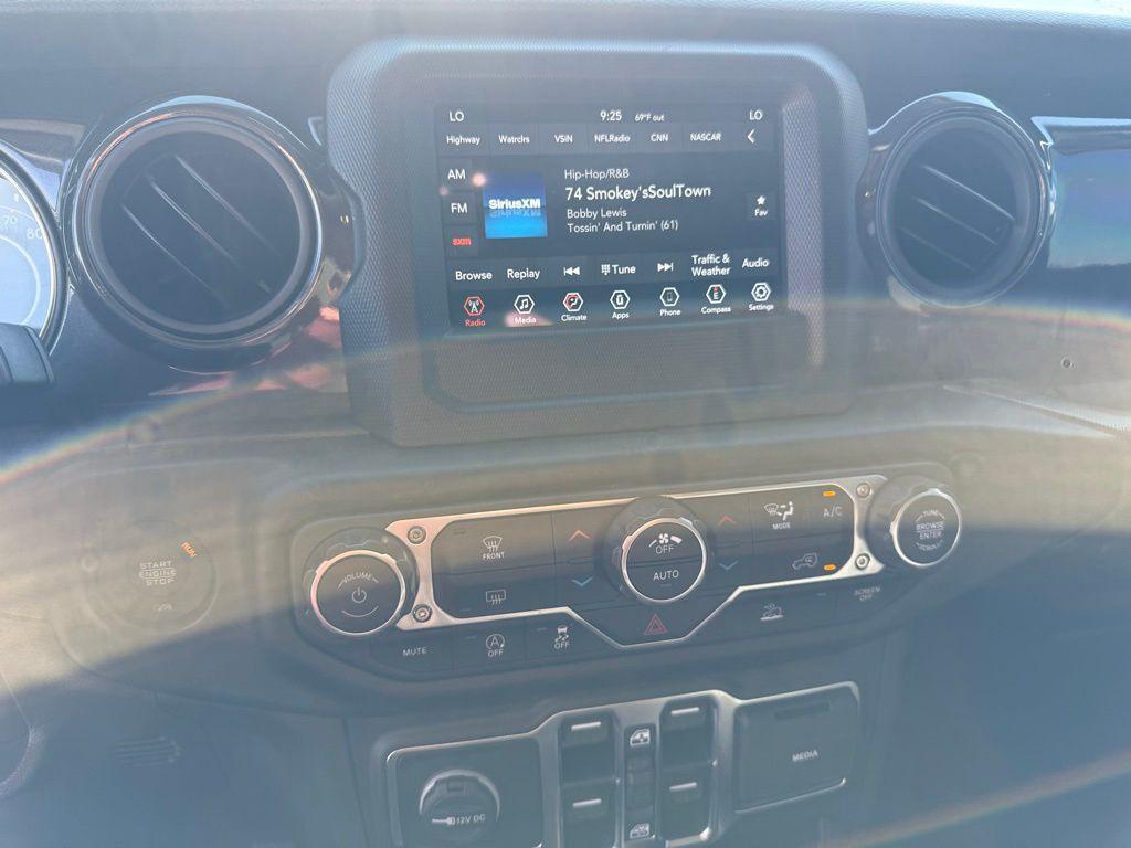used 2022 Jeep Wrangler Unlimited car, priced at $32,937