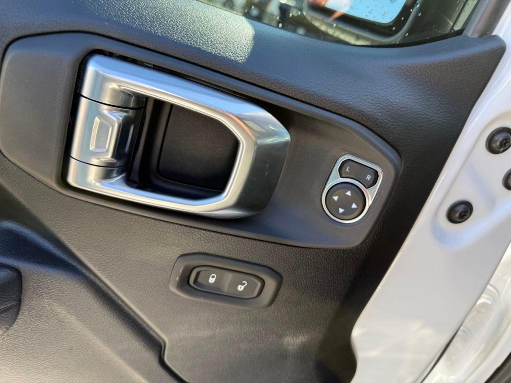 used 2022 Jeep Wrangler Unlimited car, priced at $31,265