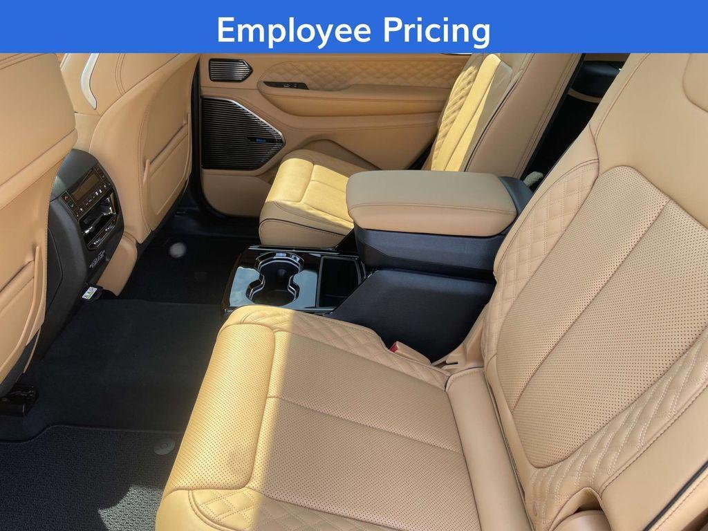 new 2025 Jeep Grand Cherokee L car, priced at $61,405