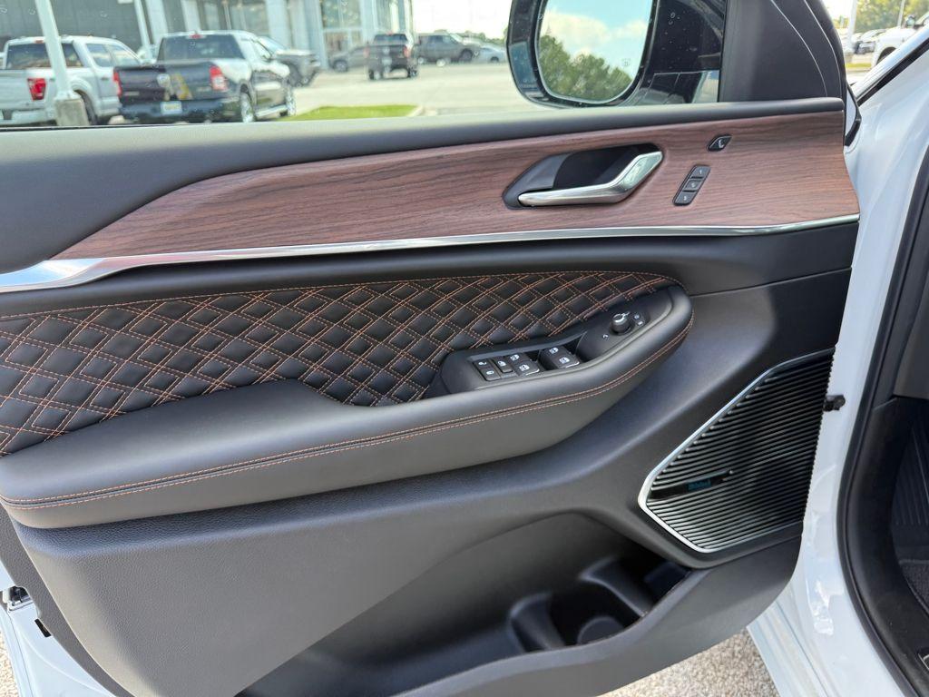 new 2025 Jeep Grand Cherokee car, priced at $55,835