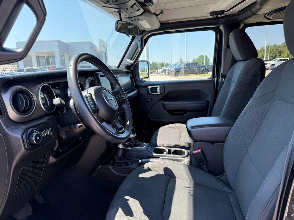 used 2022 Jeep Wrangler Unlimited car, priced at $31,369