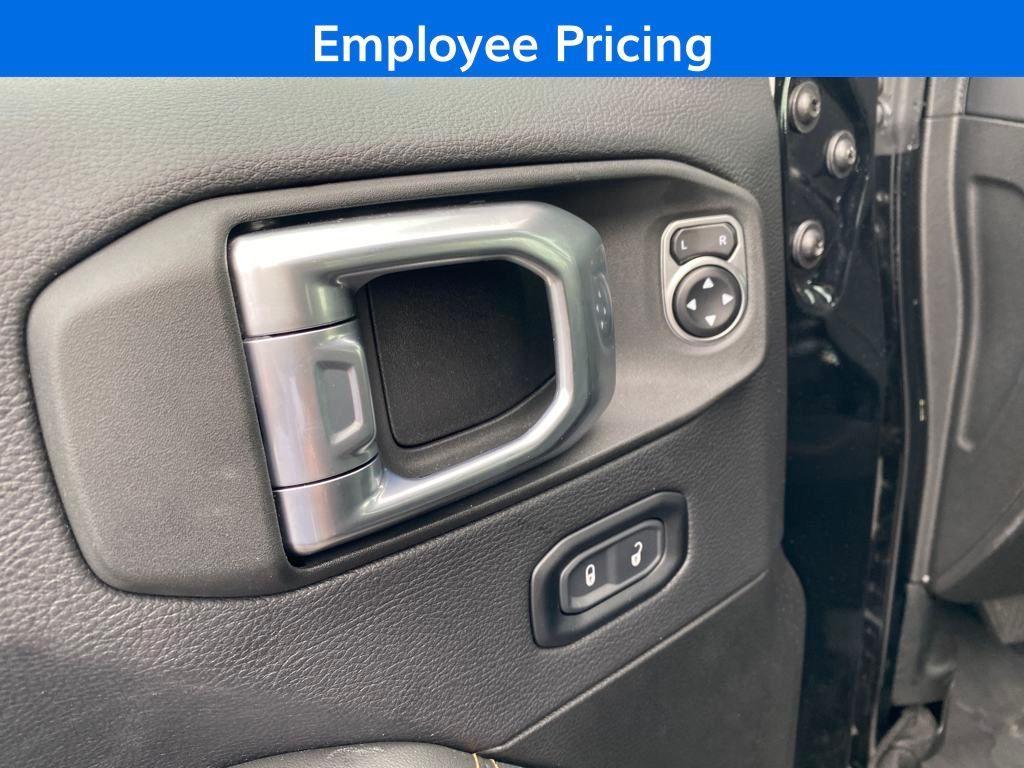 new 2025 Jeep Wrangler car, priced at $53,610