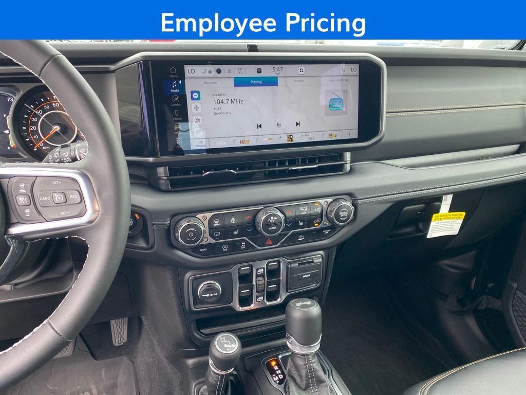 new 2025 Jeep Wrangler car, priced at $53,610