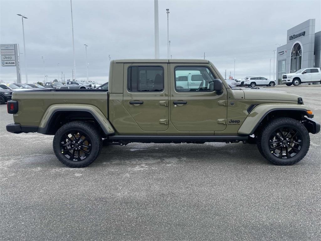 new 2025 Jeep Gladiator car, priced at $43,685