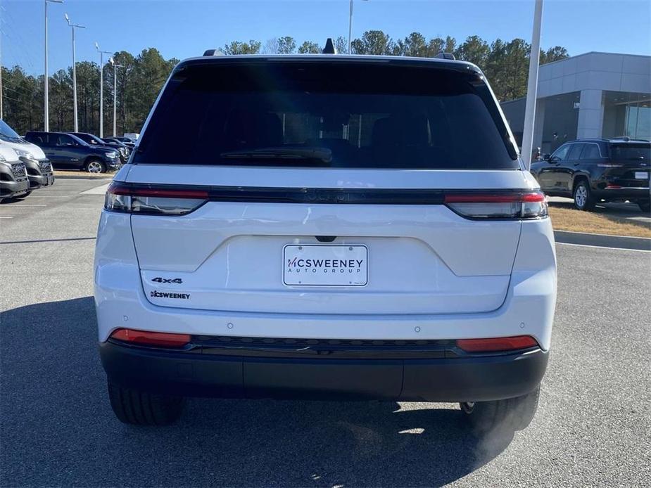 new 2025 Jeep Grand Cherokee car, priced at $37,830