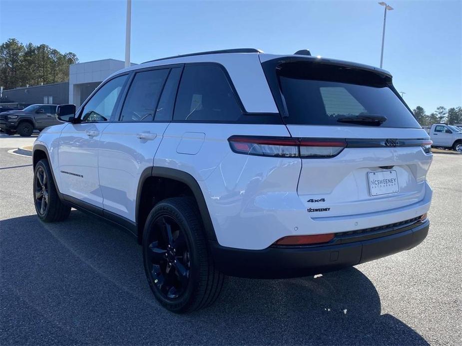 new 2025 Jeep Grand Cherokee car, priced at $37,830