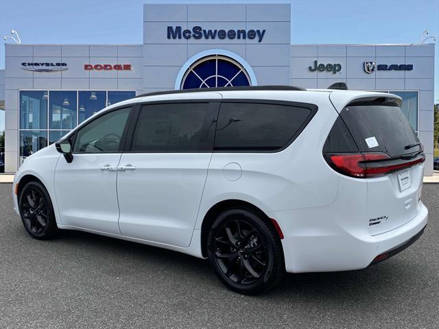 new 2024 Chrysler Pacifica car, priced at $46,497