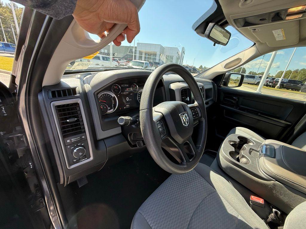 used 2020 Ram 1500 Classic car, priced at $24,000