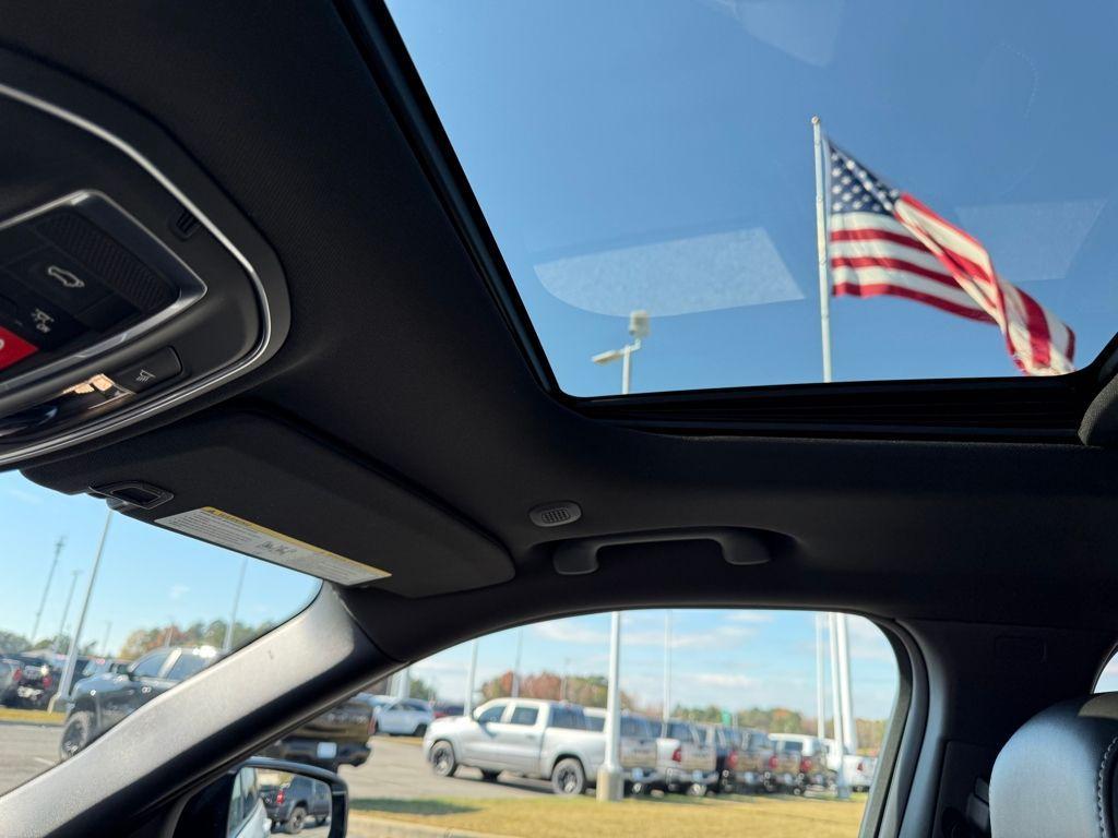 new 2025 Jeep Grand Cherokee car, priced at $30,385
