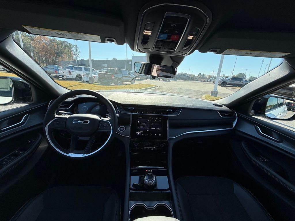 new 2025 Jeep Grand Cherokee car, priced at $30,385