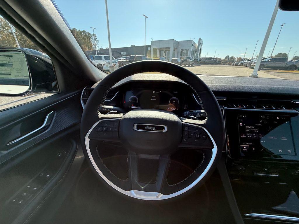 new 2025 Jeep Grand Cherokee car, priced at $30,385