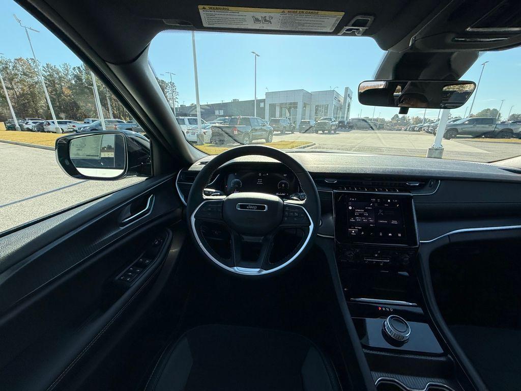 new 2025 Jeep Grand Cherokee car, priced at $30,385