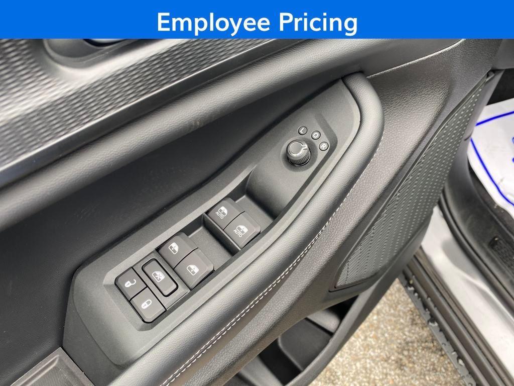 new 2025 Jeep Grand Cherokee car, priced at $31,125