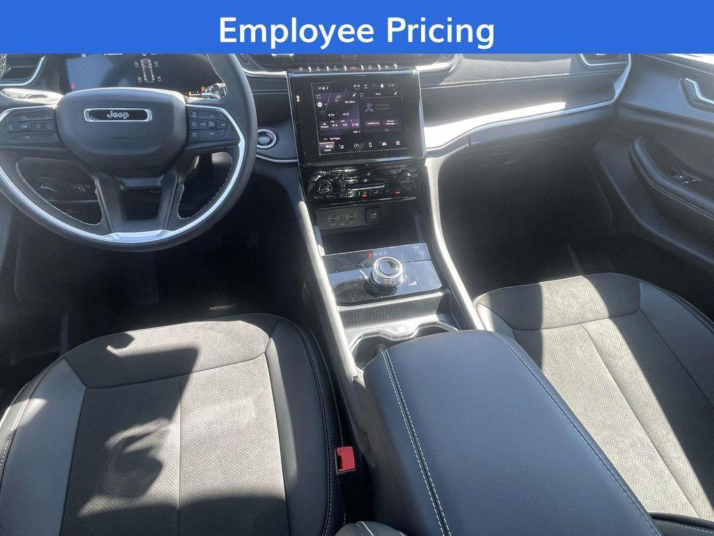 new 2025 Jeep Grand Cherokee car, priced at $36,425