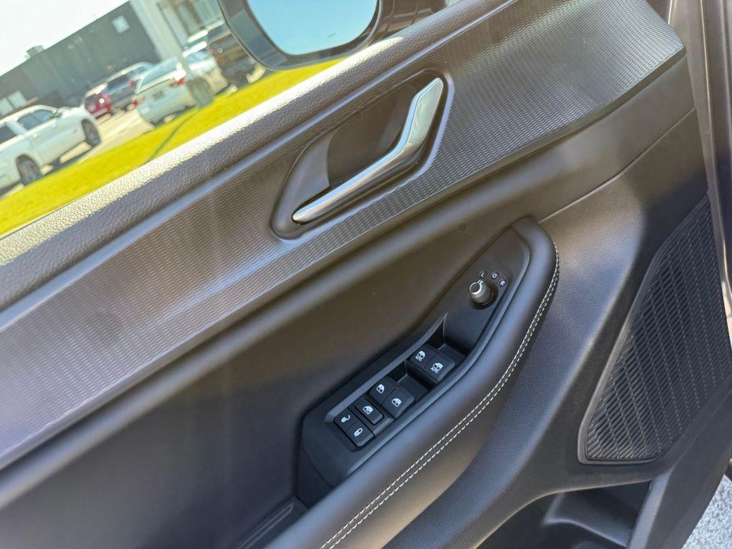 new 2025 Jeep Grand Cherokee car, priced at $31,980