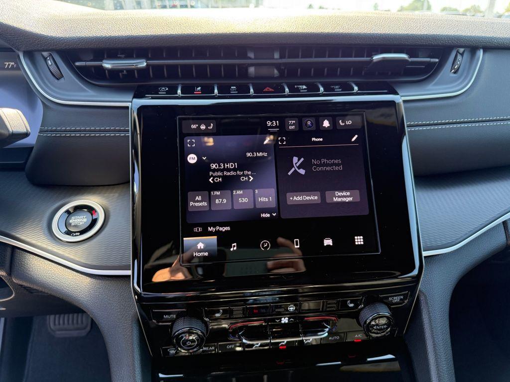 new 2025 Jeep Grand Cherokee car, priced at $31,980