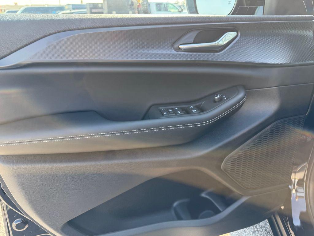 new 2025 Jeep Grand Cherokee car, priced at $35,625