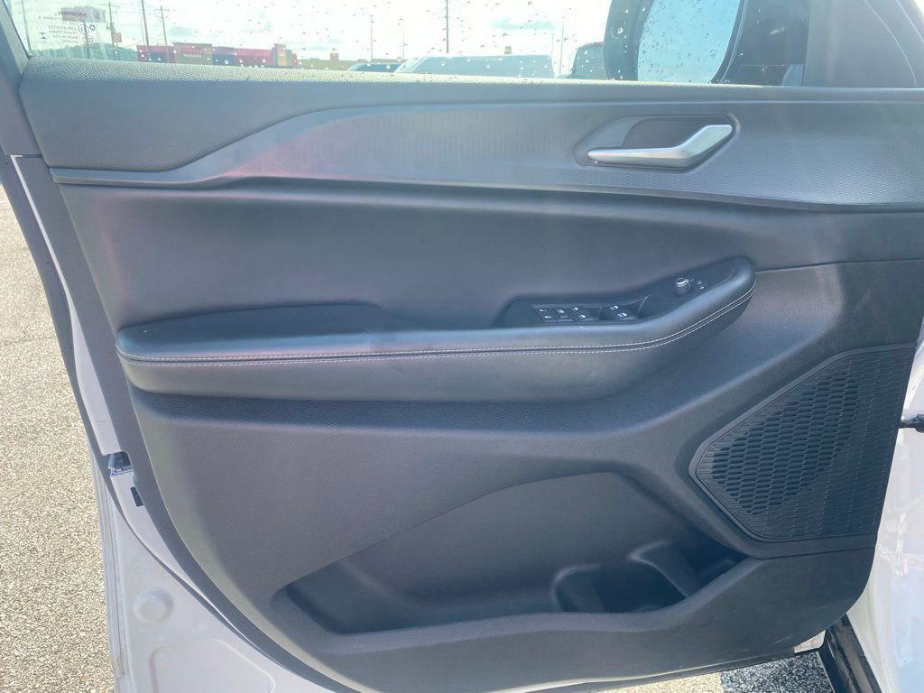 used 2023 Jeep Grand Cherokee L car, priced at $31,096