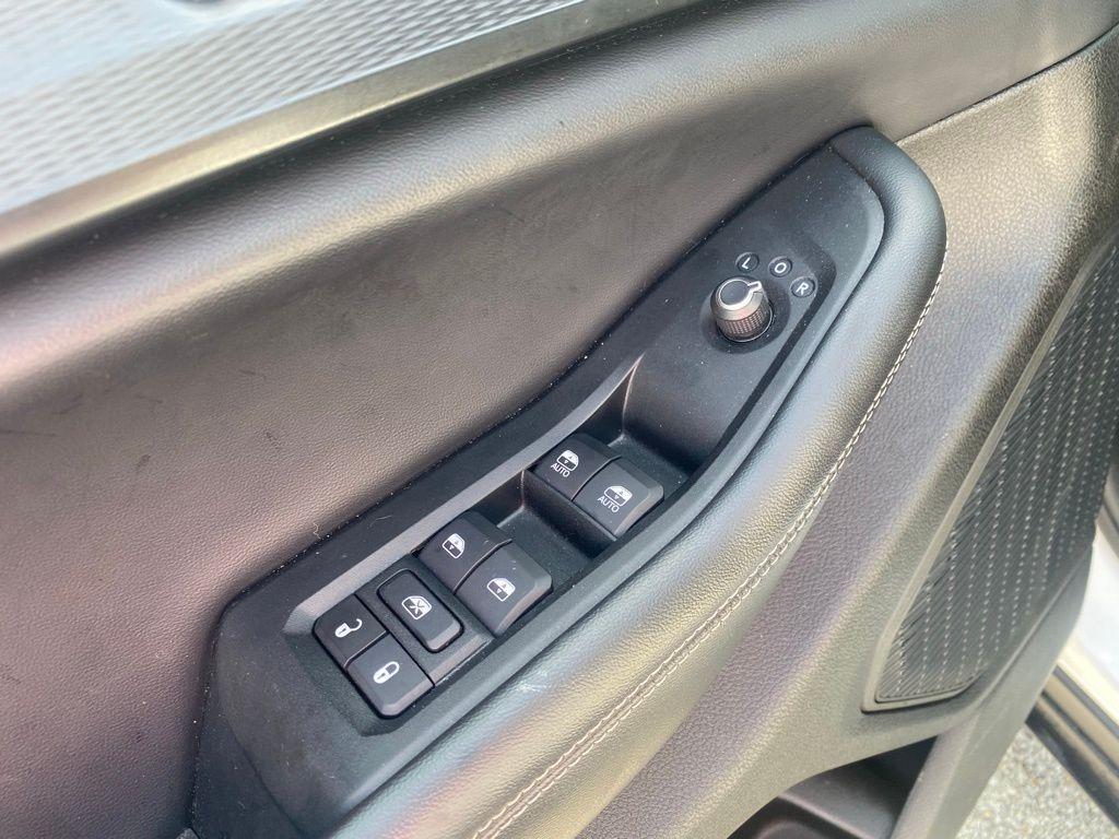 used 2023 Jeep Grand Cherokee L car, priced at $31,096